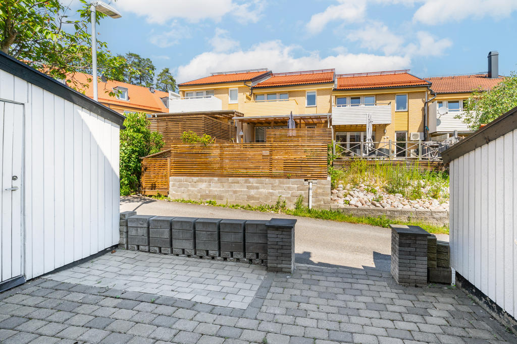 Stensatt uteplats i NO