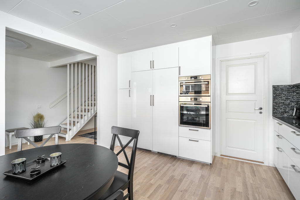 Matplatsen, mot hallen