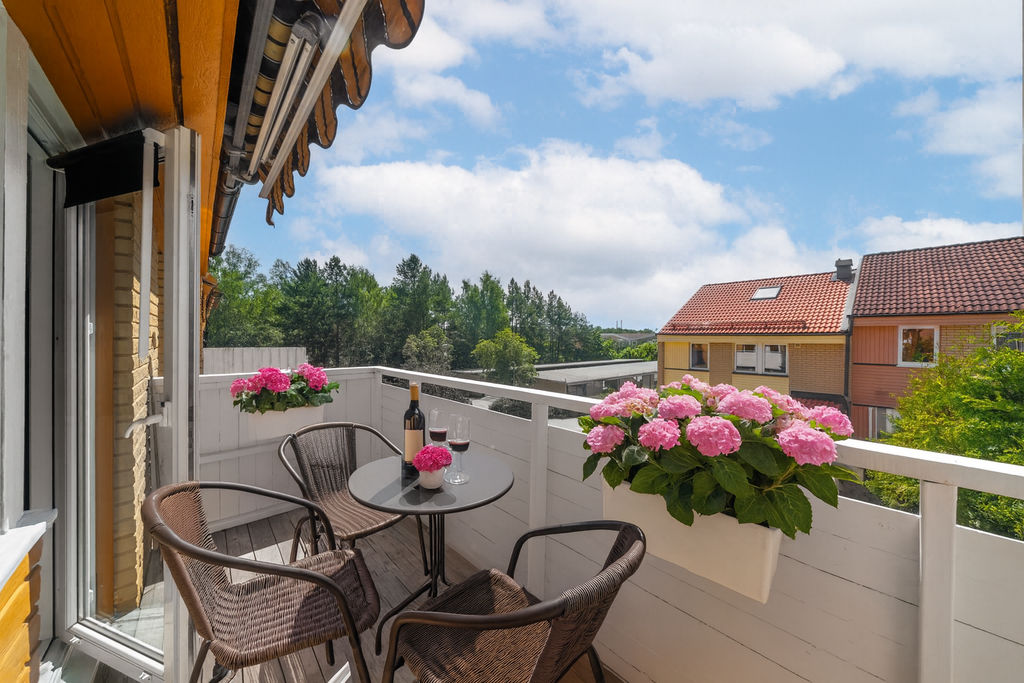 ...balkong i soligt SV-läge!