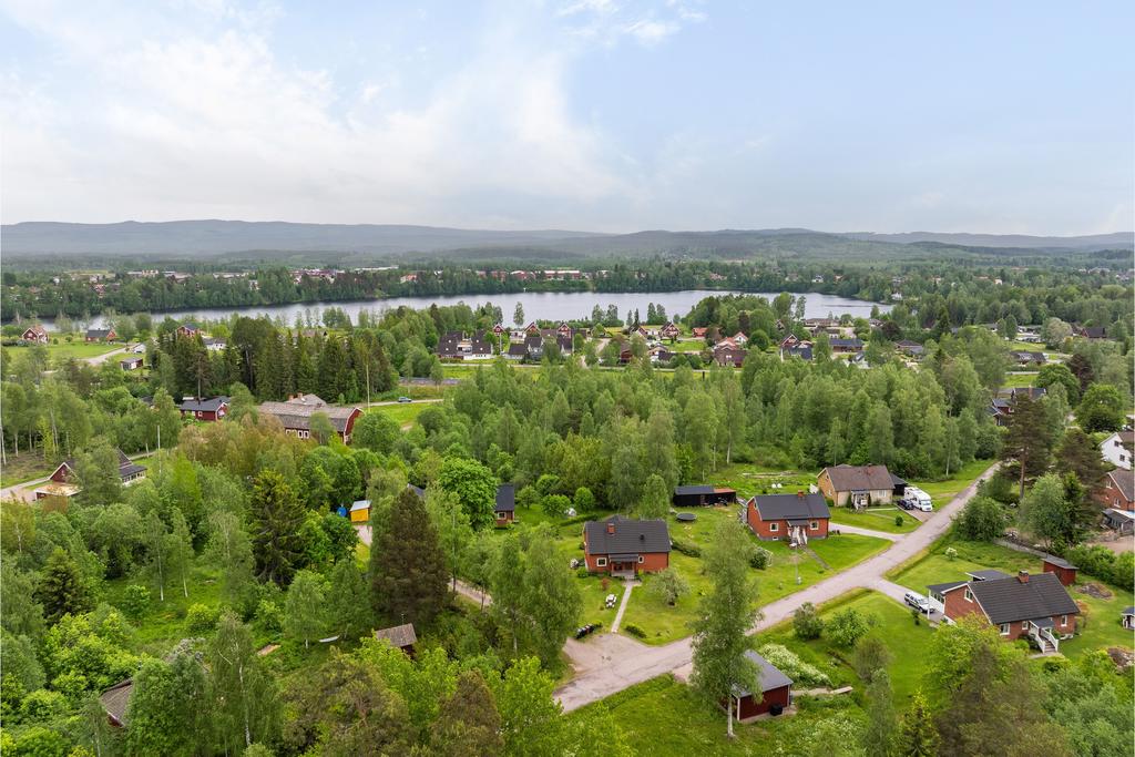 Vy över fastigheten och området