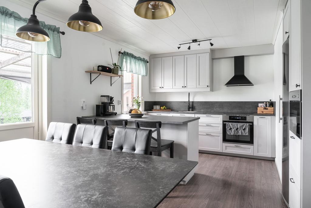 Renoverat kök med matplats