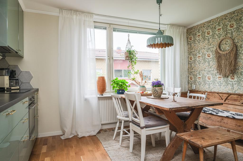 I köket ryms en matplats
