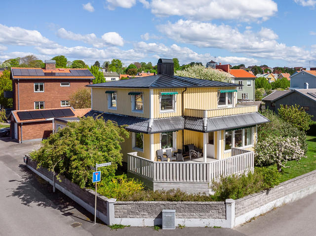 Härligt lummig hörntomt