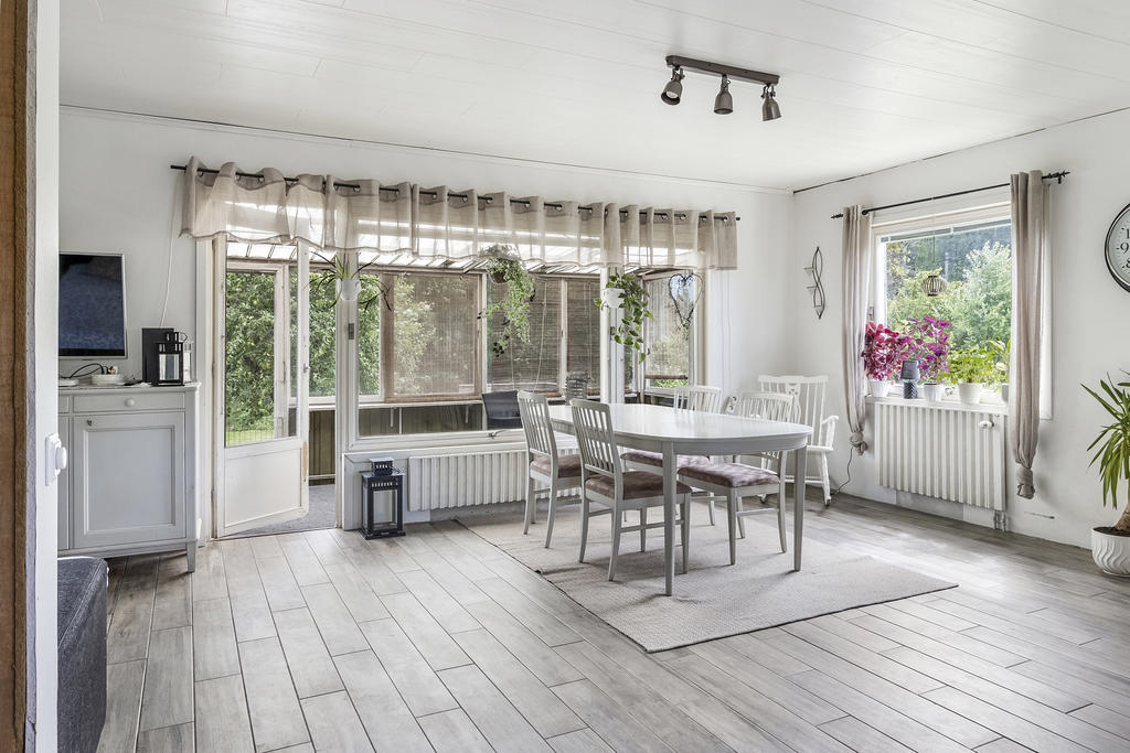 Utgång till altan från kök