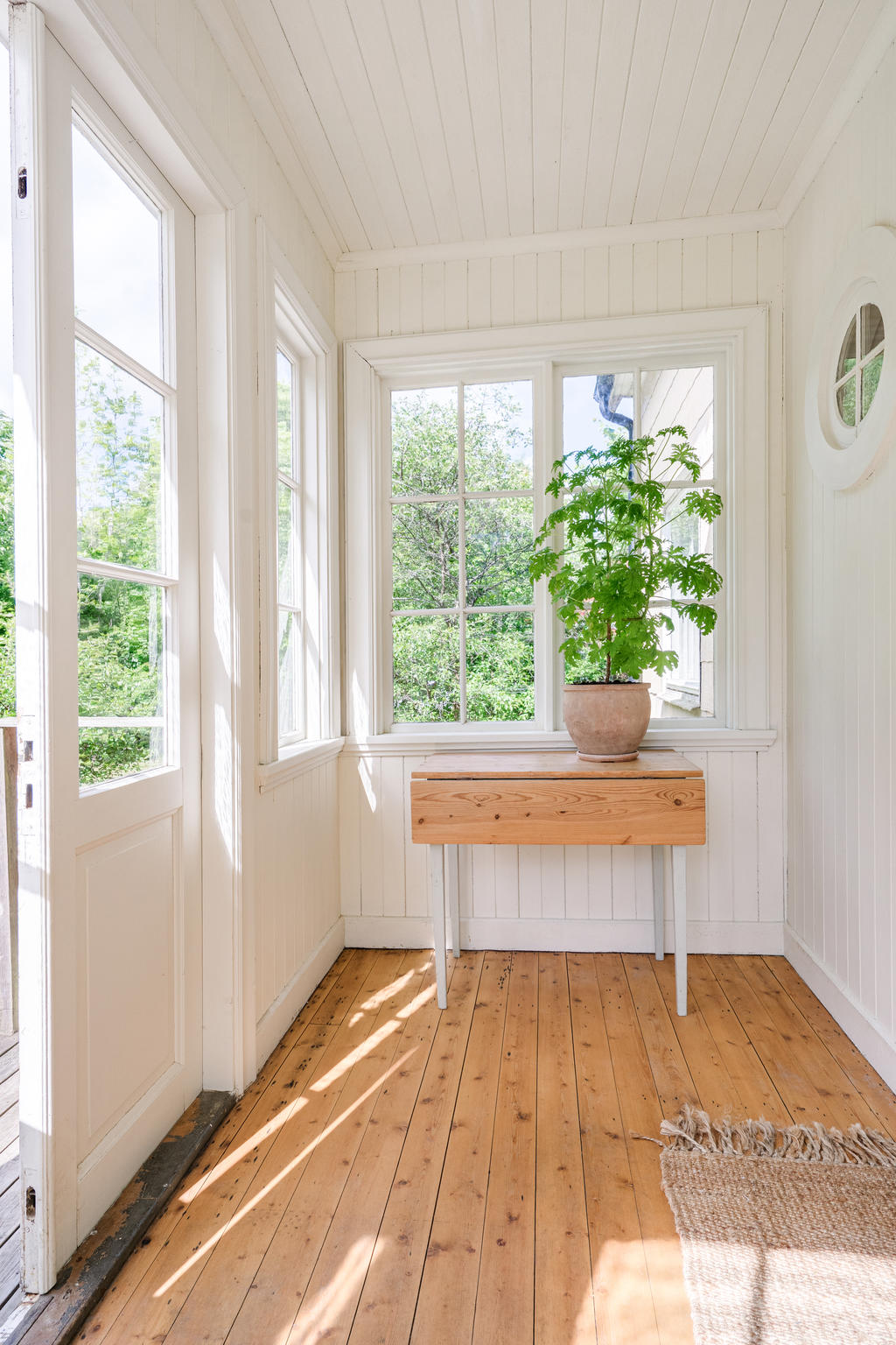 Ljus och fin entréveranda - Välkommen in! 
