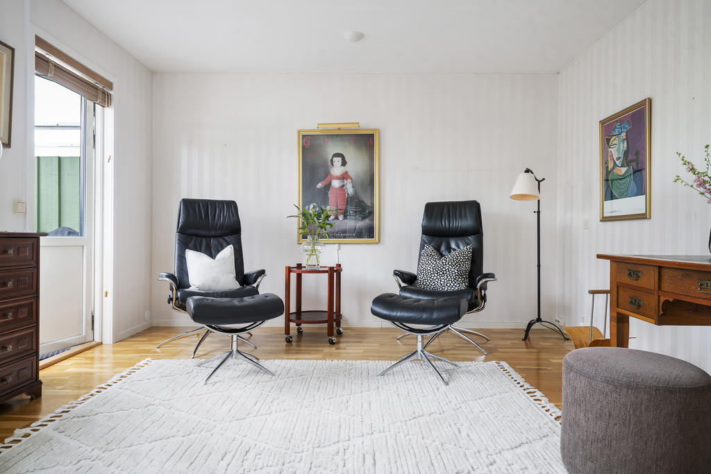 Rummet används idag som ett tv-rum och kontor