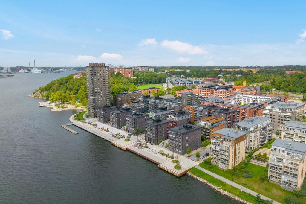 Dalénum mot vattenlinjen från ovan