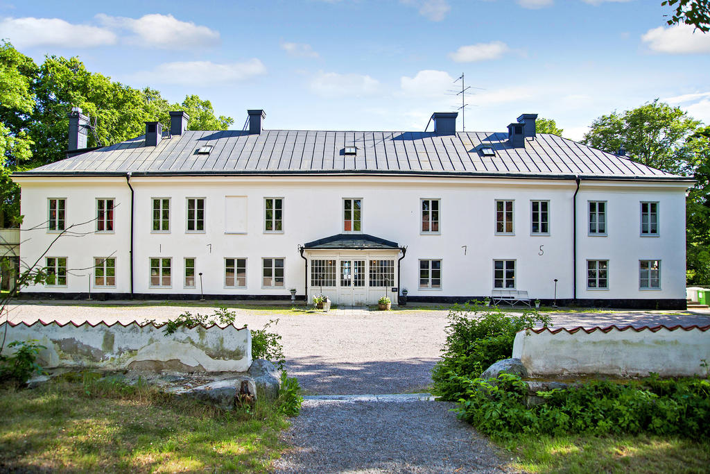 Elfviksgård Gård, med härliga och välbesökta helgbruncher på Lidingö
