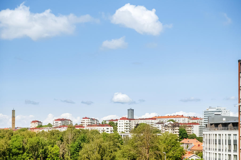 Härlig utsikt över Johanneberg från badrummet