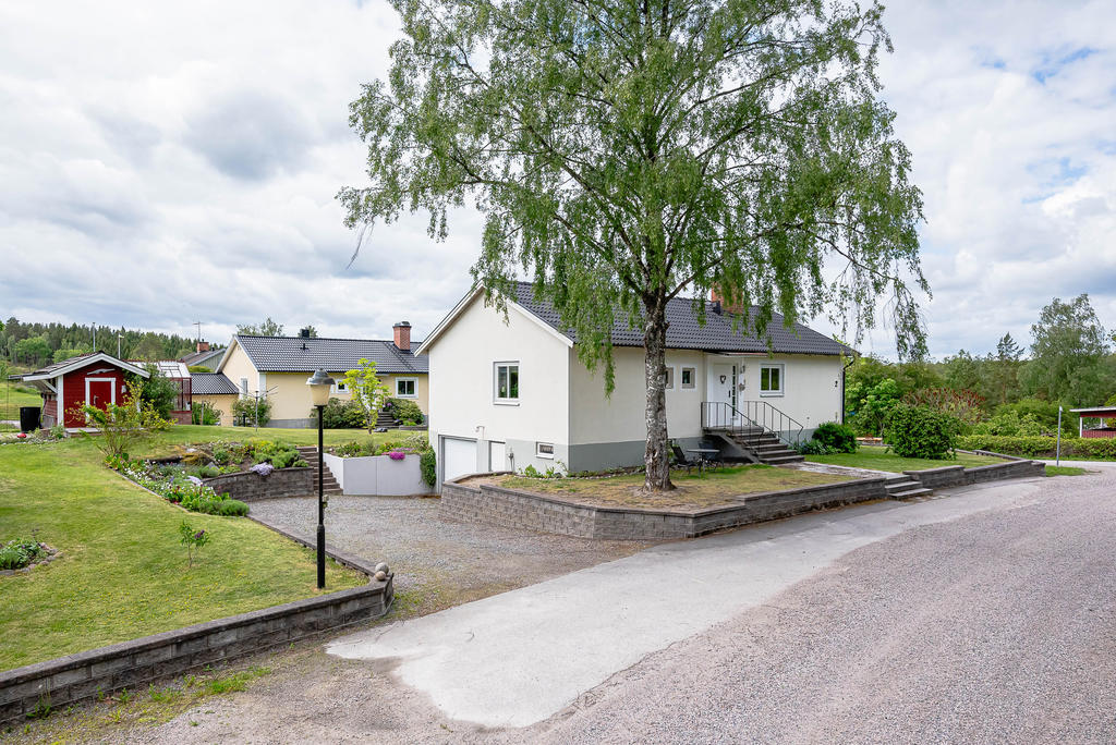 Rejäl parkering/garagenedfart