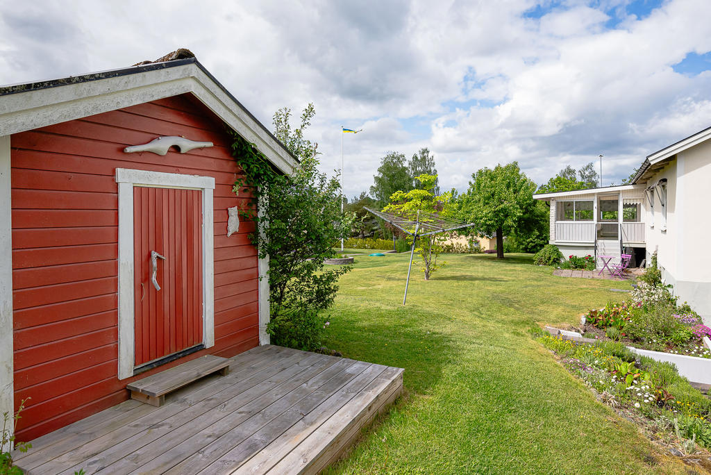 Isolerad lekstuga "de luxe" med el