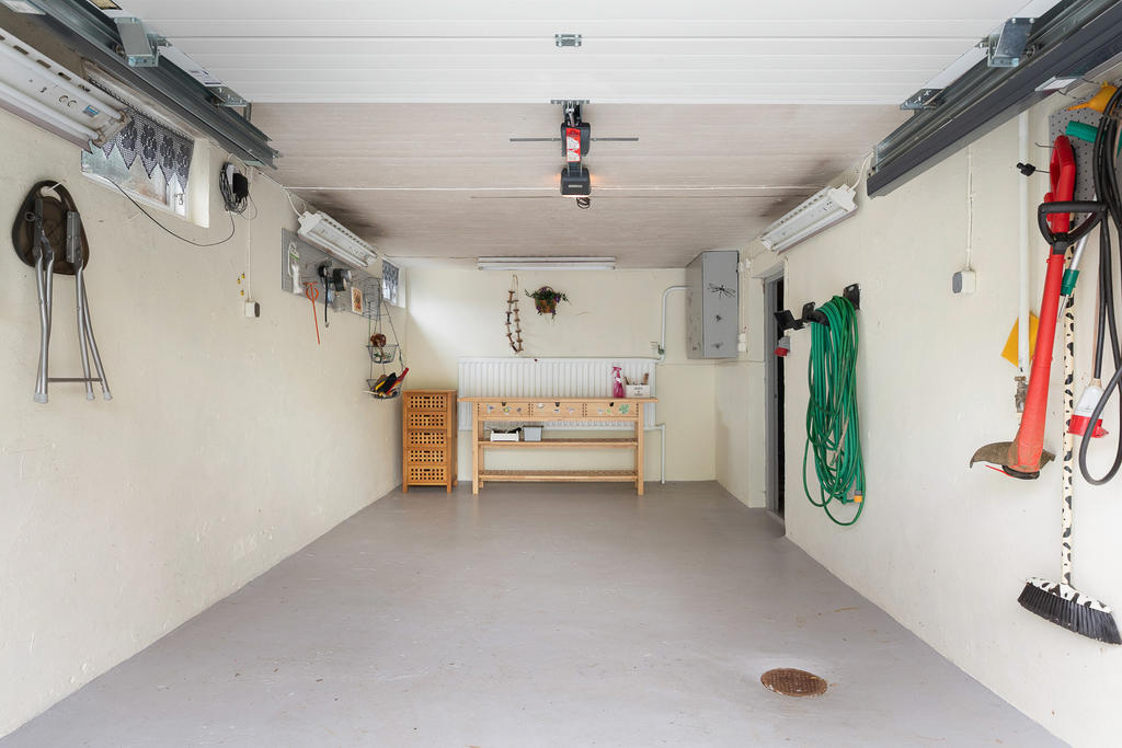 Garaget med elport