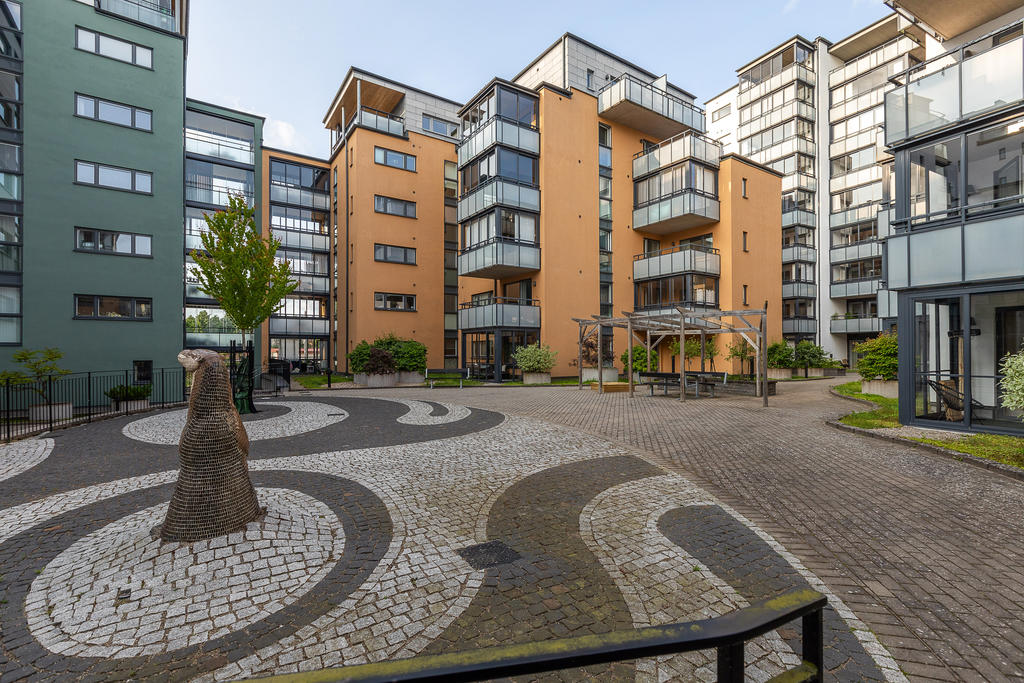 Innergård mellan Drottninggatan och Södra Järnvägsgatan 