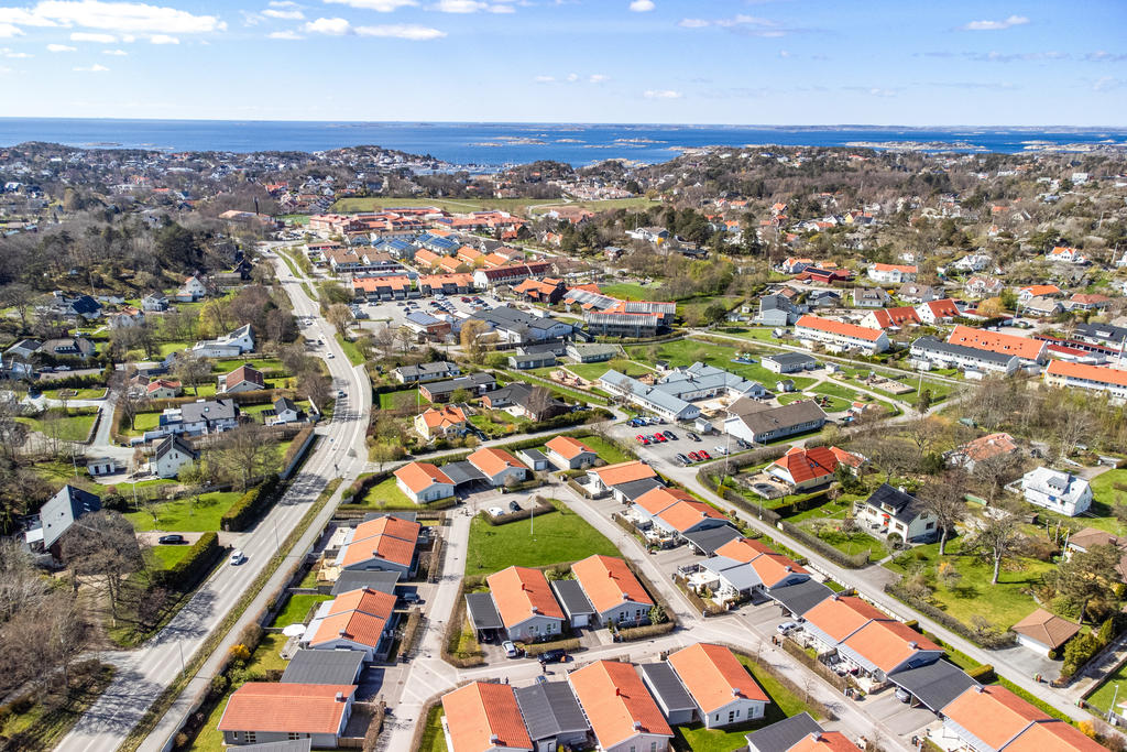Här bor du i Brf Änghagen - ett havsnära område nära Kullaviks centrum