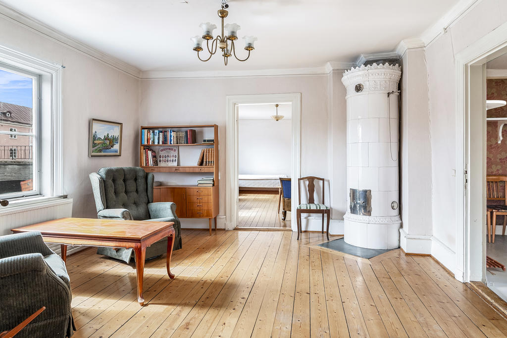 Allrum med eldstad - Nedre plan Ågård 1