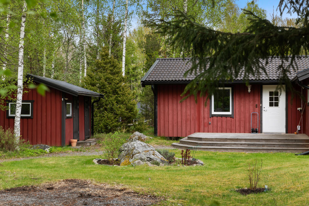 Exteriör, entrésida väster 