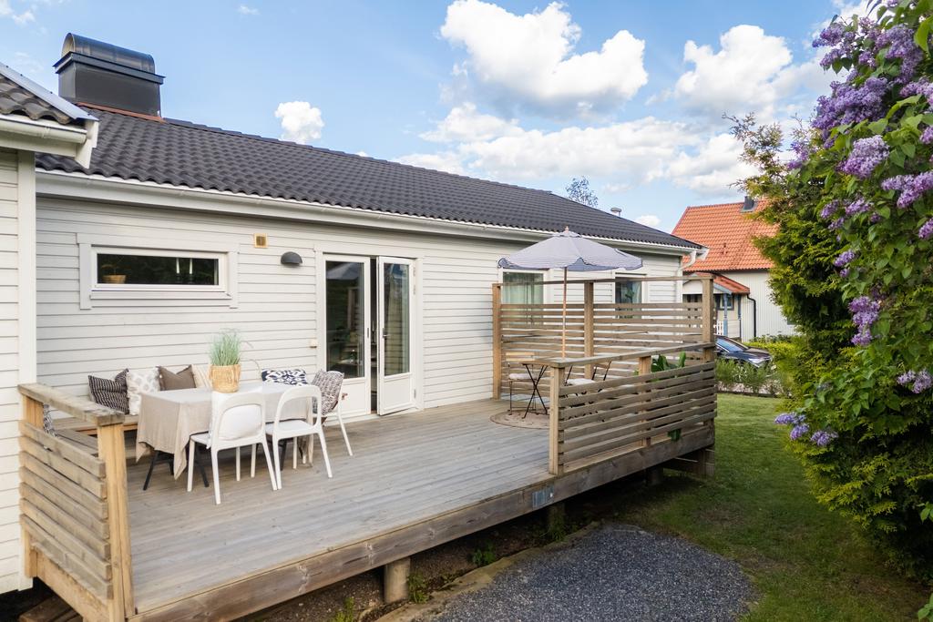 Altan utanför matplats