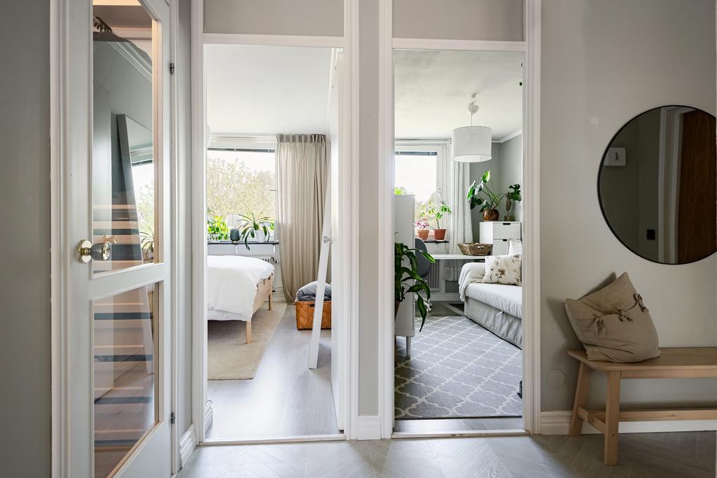 Smart planlösning med två sovrum och en walk-in closet vägg i vägg. 