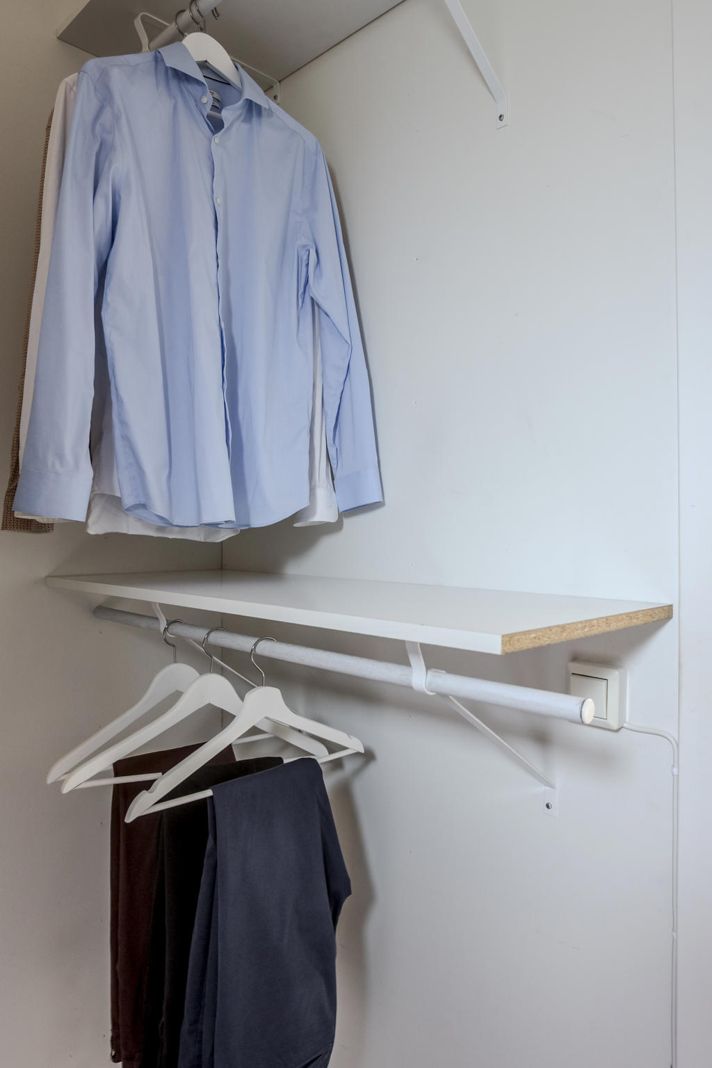 Rymlig klädkammare i anslutning till sovrummet