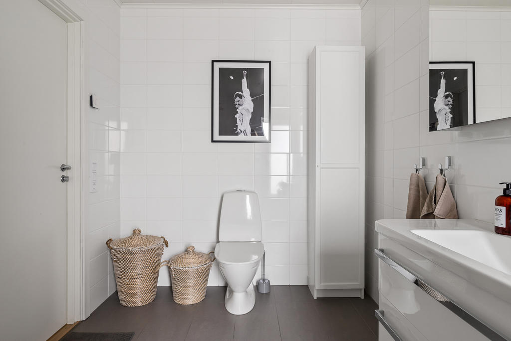 Duschrum i anslutning till master bedroom