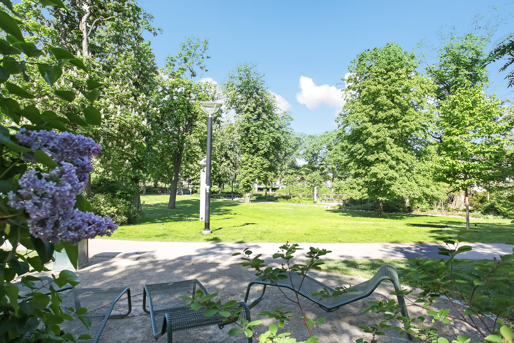 Bo granne med vackra Engelska parken