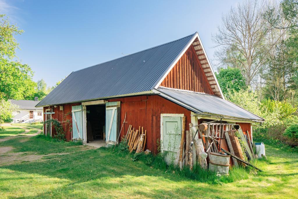 Praktiskt garage/uthus