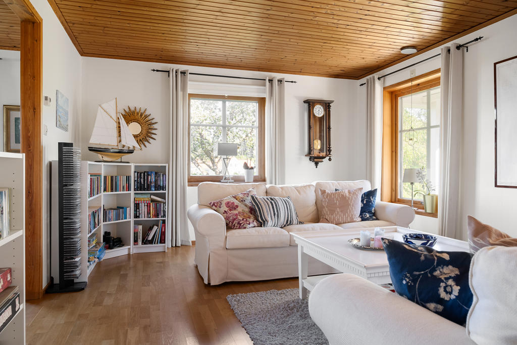 Vardagsrum på entréplan.