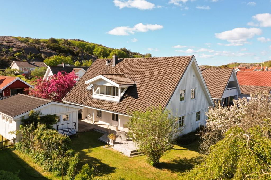 Underbar insynskyddad trädgårdstomt.