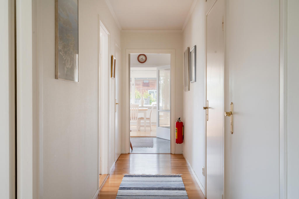 Inre hall mot vardagsrum
