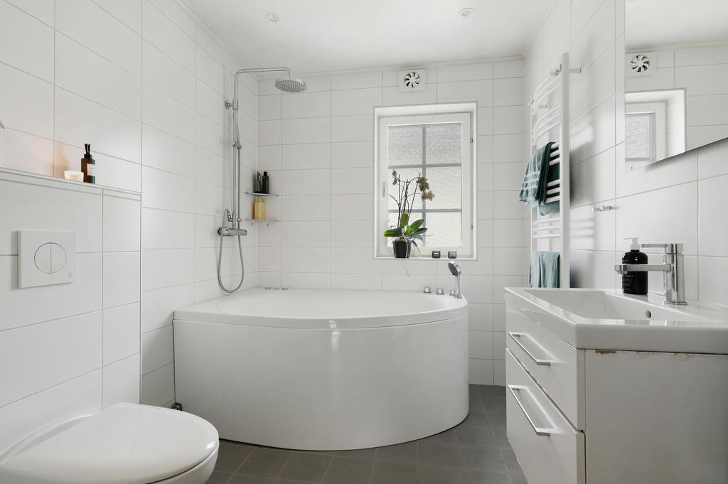 Helkaklat badrum 2017 entréplan