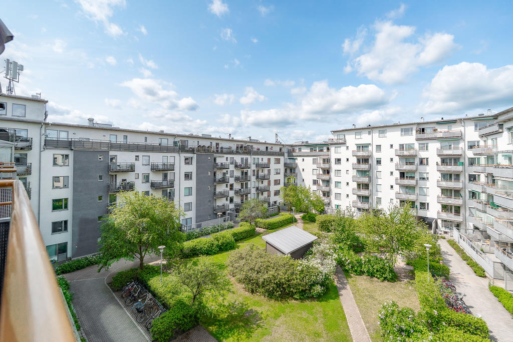 Utsikt mot den fina skyddade innergården.