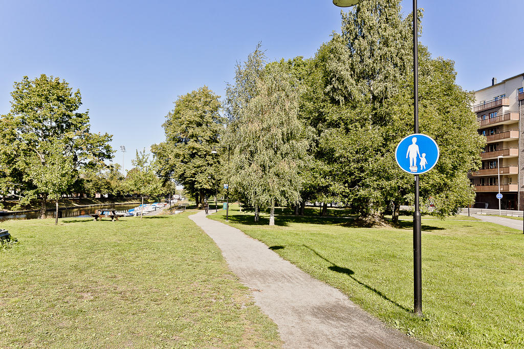 Många fina närliggande parker och grönområden.