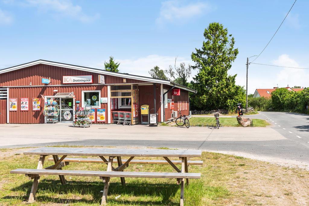 https://www.ica.se/butiker/nara/karlskrona/ica-nara-drottningskar-1004042/