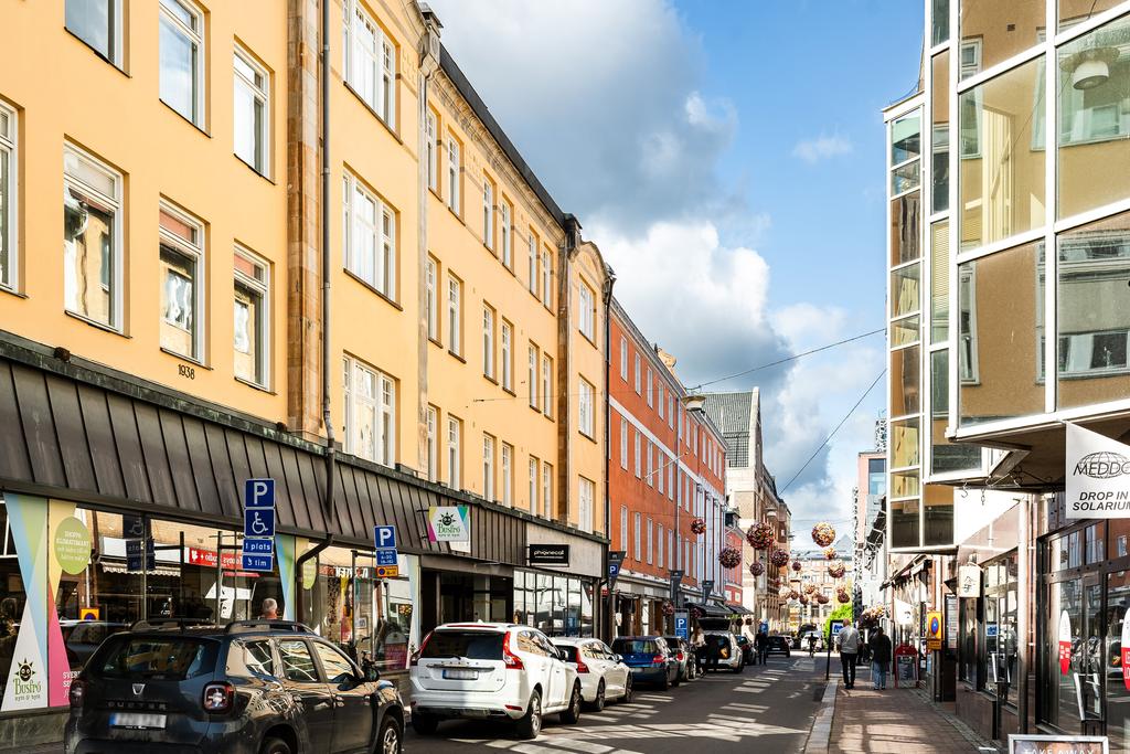 Ett centralt läge med stadens utbud precis utanför dörren