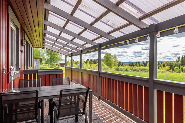 Fin och rofylld altan.