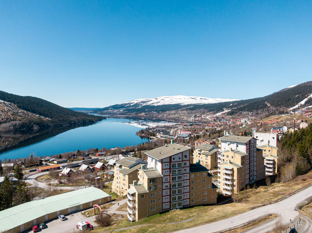 Åretorpet ligger högt upp i ett fritt läge