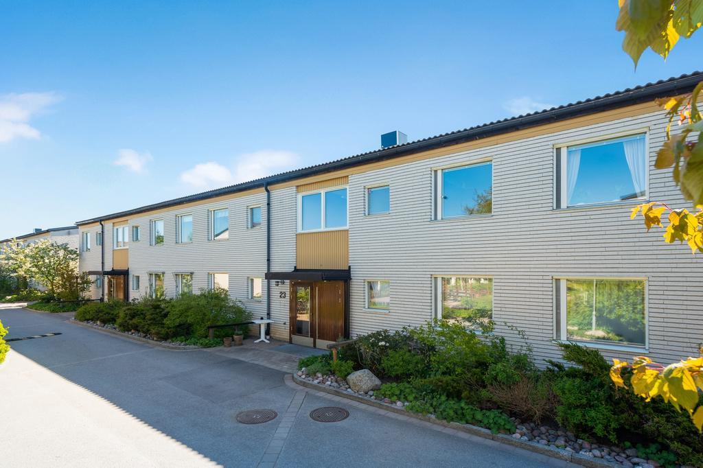 Lojovägen 23 belägen i lugna, trygga och barnvänliga kvarter