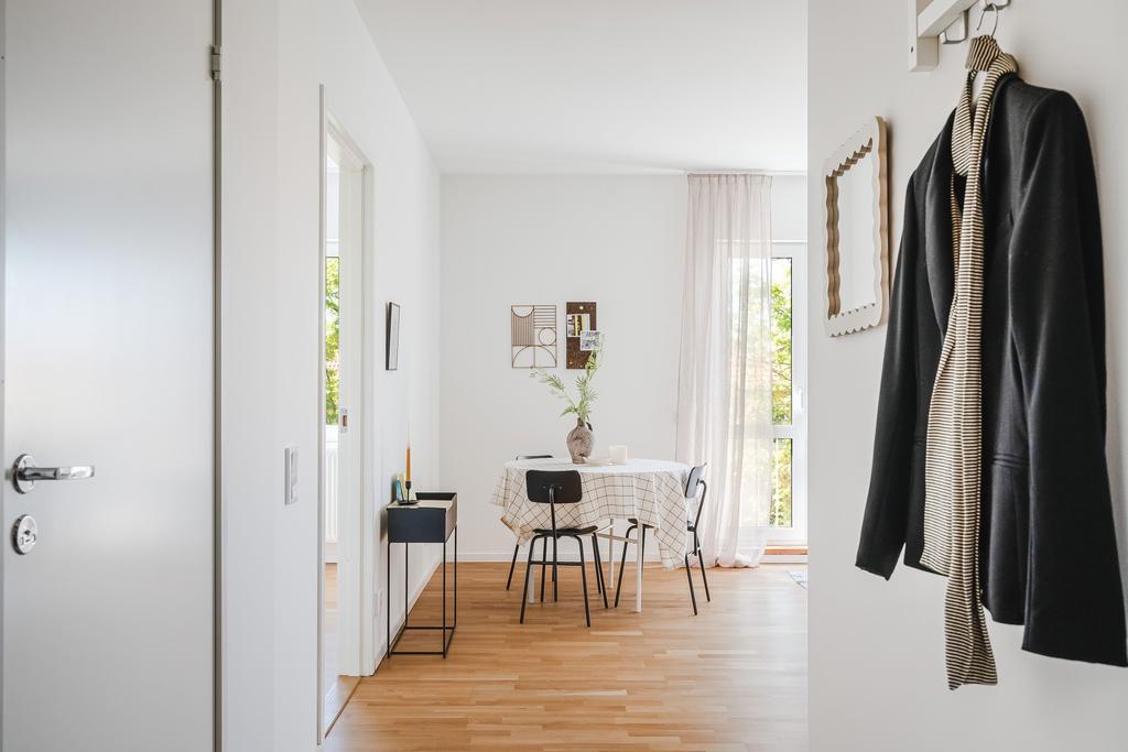 Entréhall mot vardagsrum