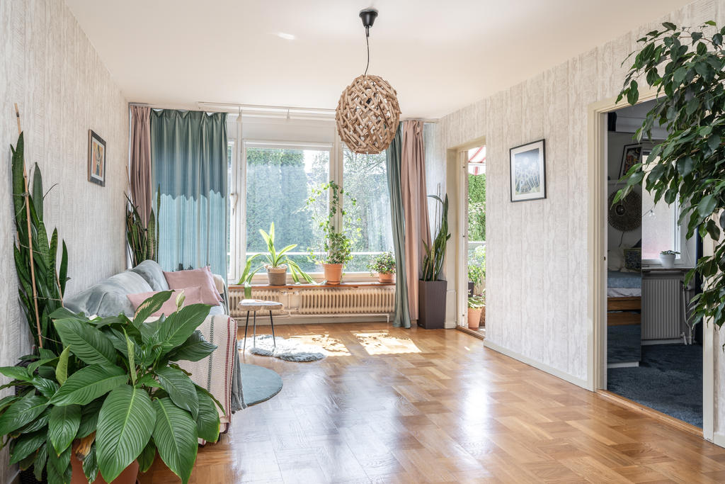 Stort ljust vardagsrum