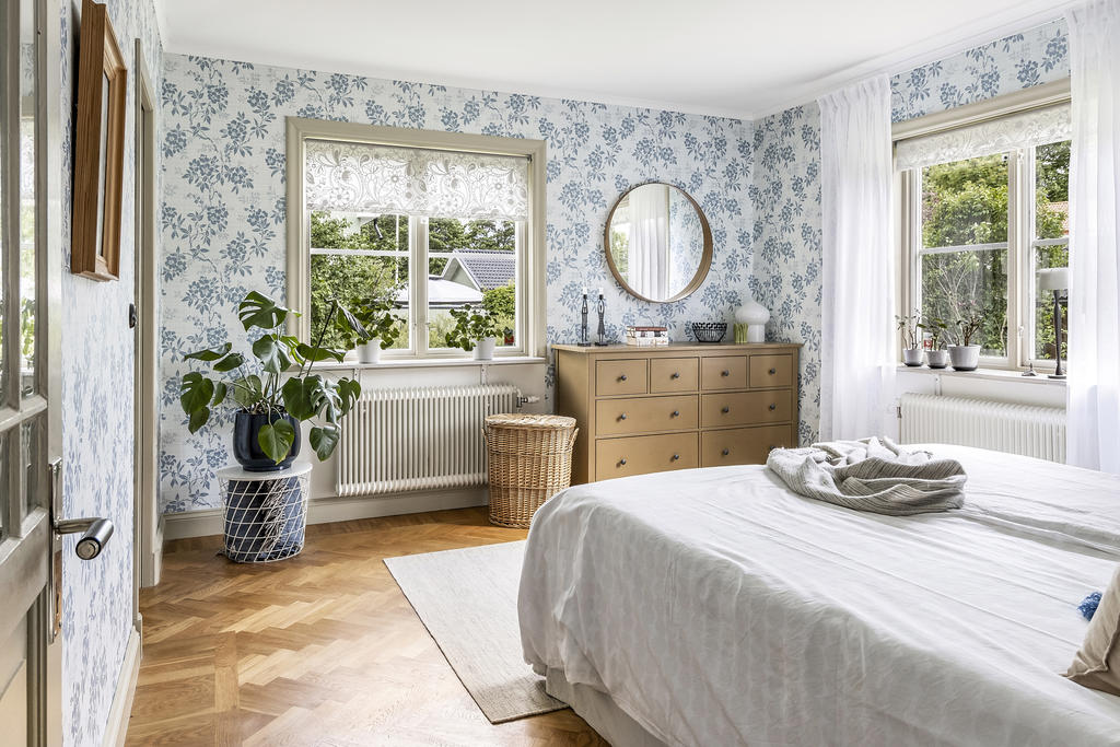 Sovrum med fint ljusinsläpp 