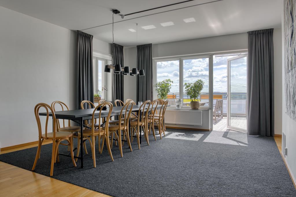 Gemensamt kalasrum som kan bokas för tillställningar