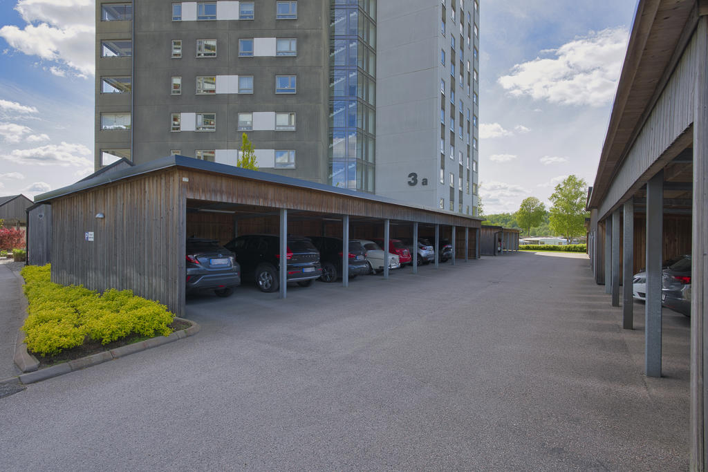 Separat kö till parkering och carport