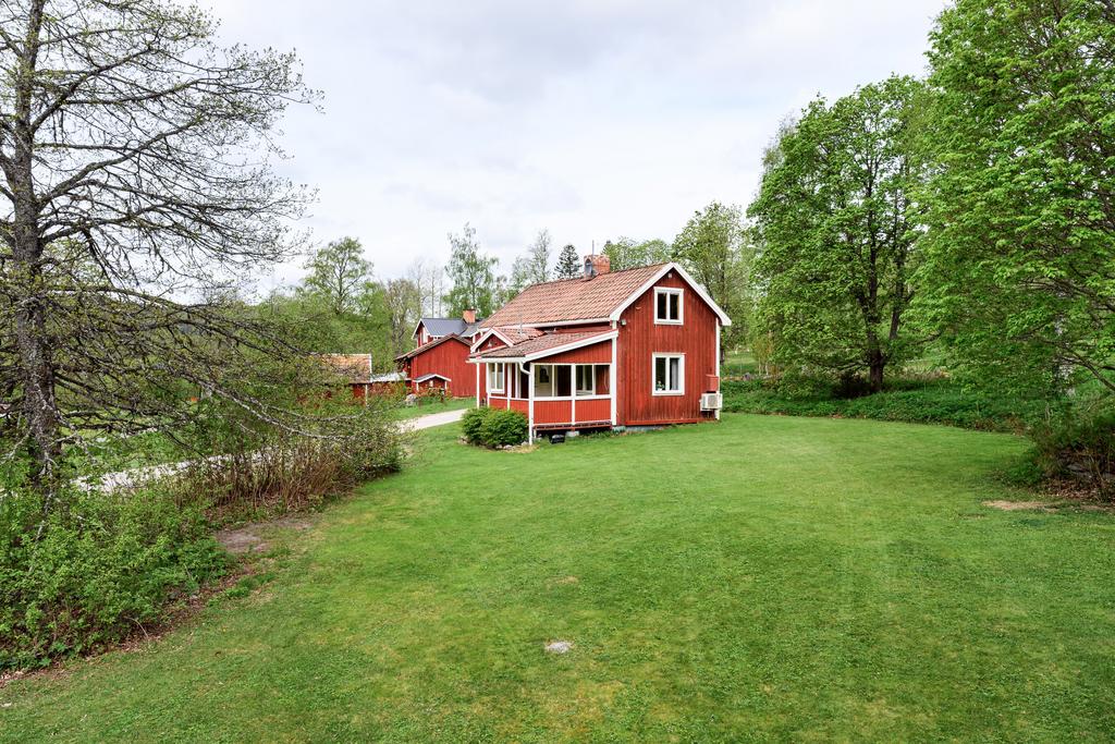 Trevligt fritidshus vid "vägens ände"
