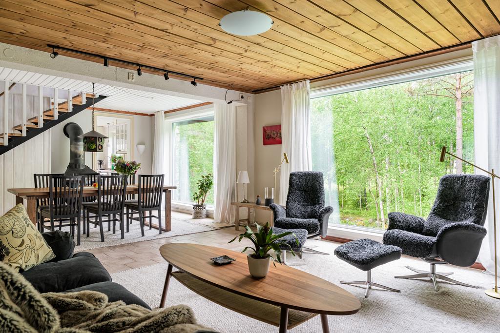 Öppen, fin sällskapsyta som skapar trevlig samvaro
