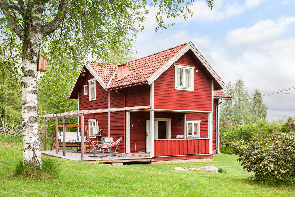 Tänk att njuta av hängmatta och hammock på din altan, belägen på privat läge på tomten
