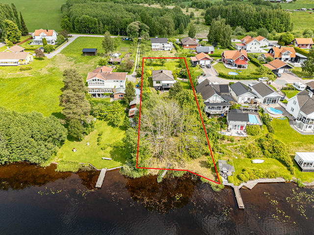 Äkta älvtomt i Nyckelby!