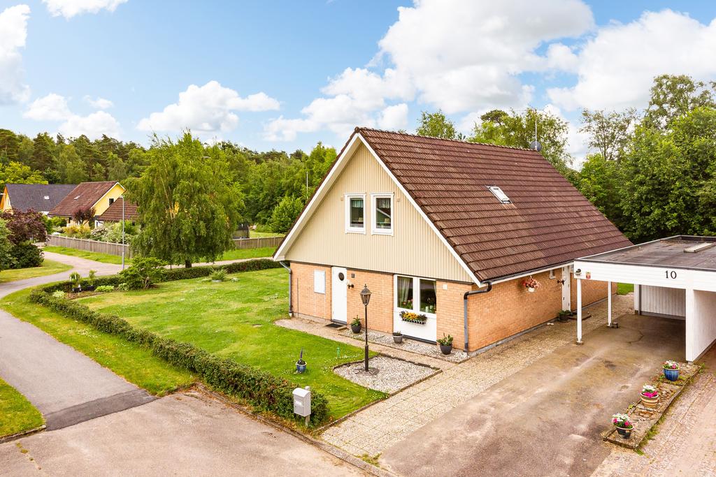 Är ni intresserade av Dan Anderssons Väg 10? Tveka då inte på att boka in er på visning så ses vi! 