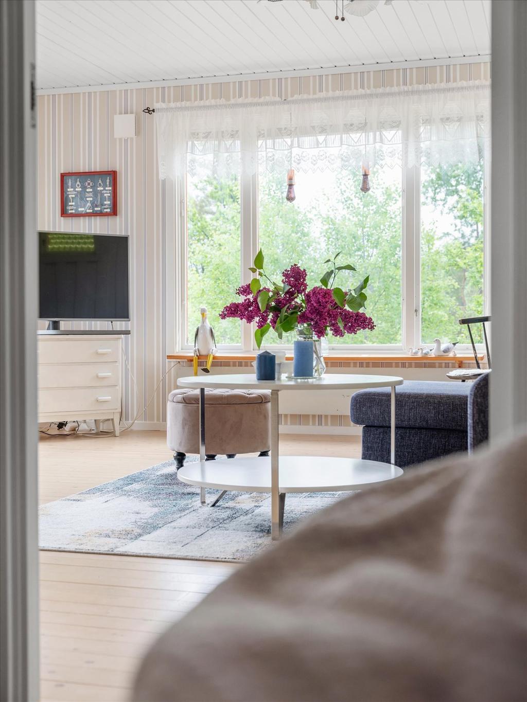 Vy från sovrum mot vardagsrum