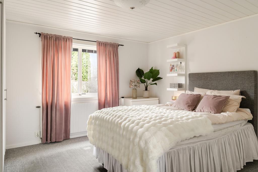 Rymligt sovrum perfekt som tonårsrum