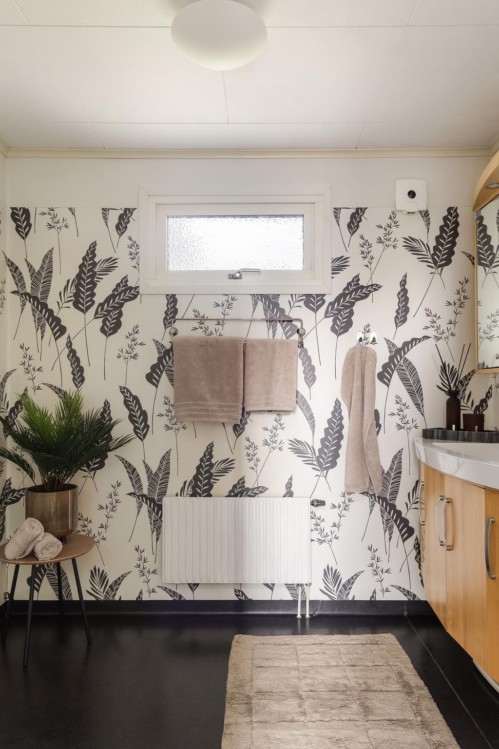 Badrum i anslutning till entrén